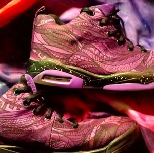 **L@@K** "Fashion" gym shoes 11-11.5